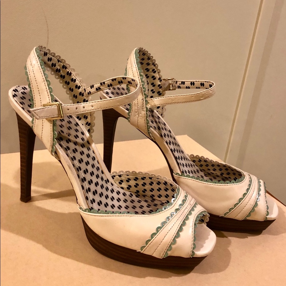 Evening High Heels with an ankle strap.